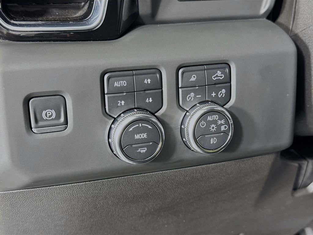 Used 2025 GMC Sierra 3500 Denali image 14