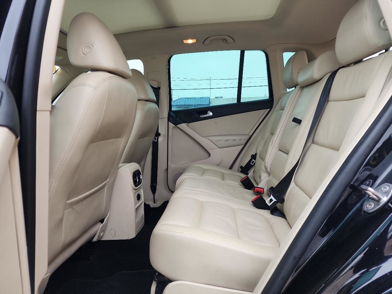 Used 2016 Volkswagen Tiguan SEL FWD image 23