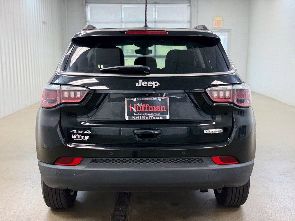 Used 2017 Jeep Compass Latitude w/ Safe & Security Group AWD/4WD image 6
