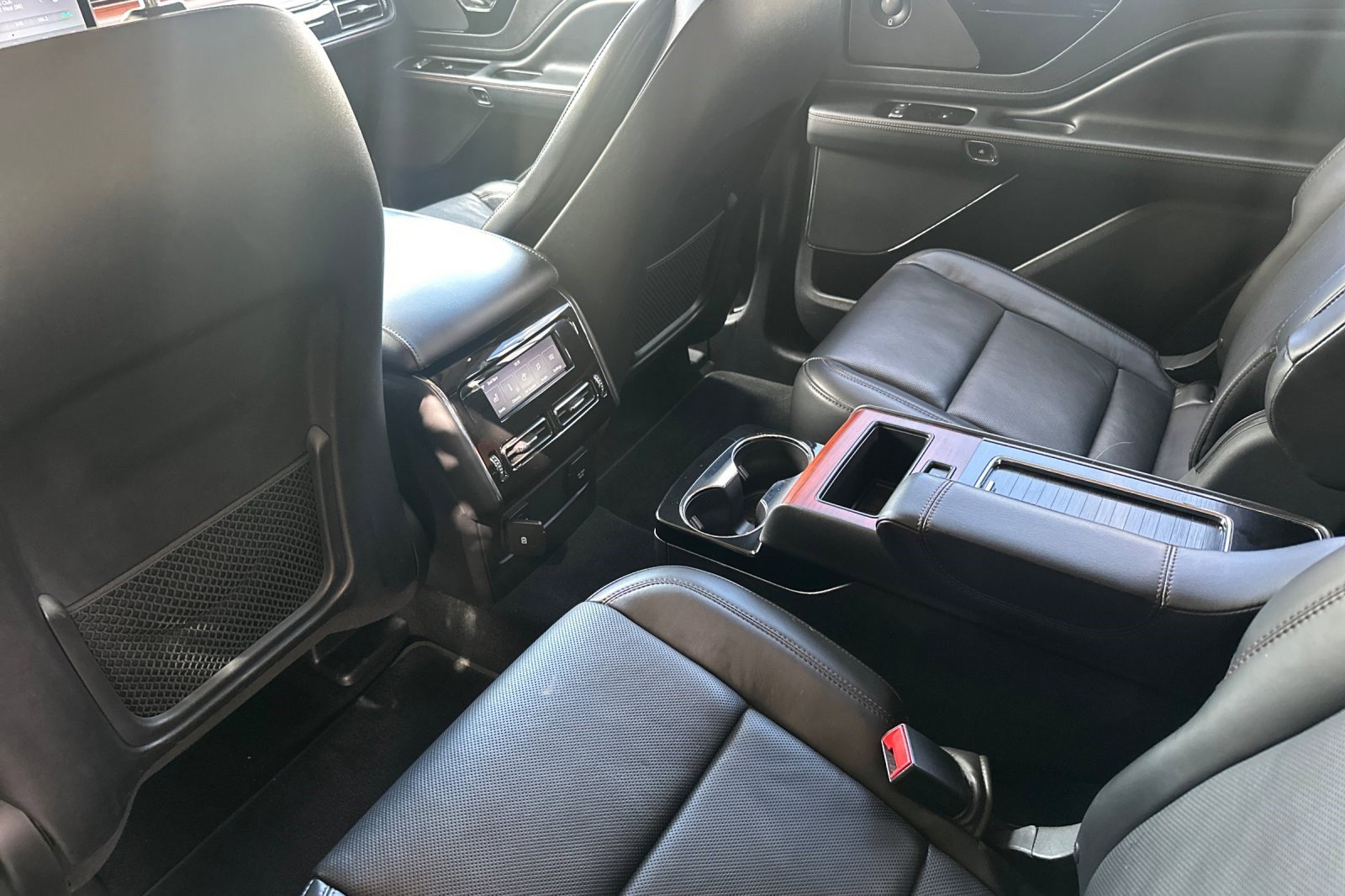 Used 2021 Lincoln Aviator Reserve w/ Equipment Group 201A RWD image 15
