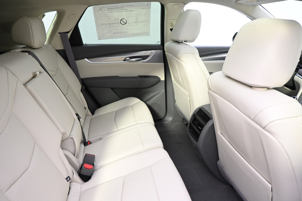 New 2026 Cadillac XT5 Premium Luxury w/ LPO, Floor Liner Package AWD/4WD image 18