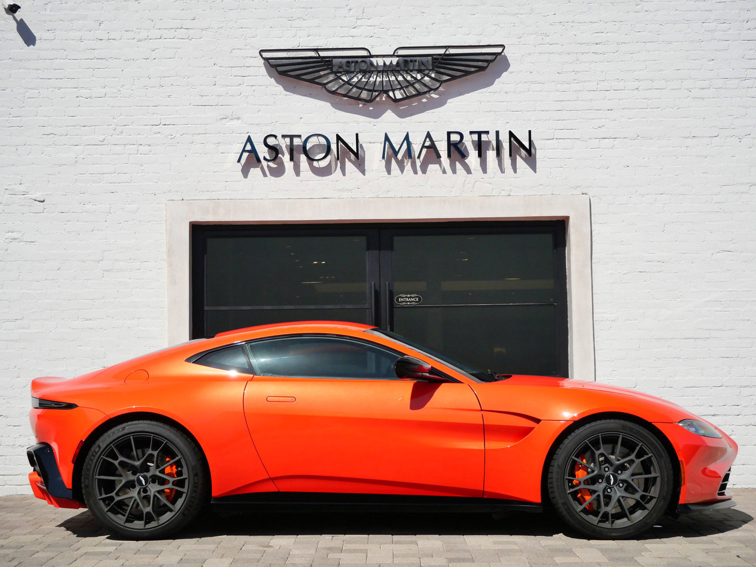 Used 2022 Aston Martin V8 Vantage Coupe RWD image 15