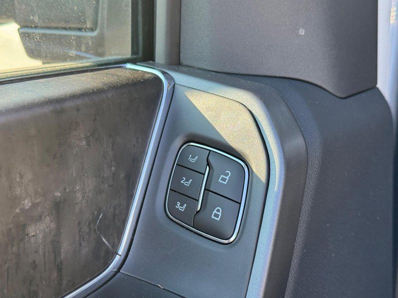 New 2026 Ford F250 Lariat w/ Black Appearance Package image 20