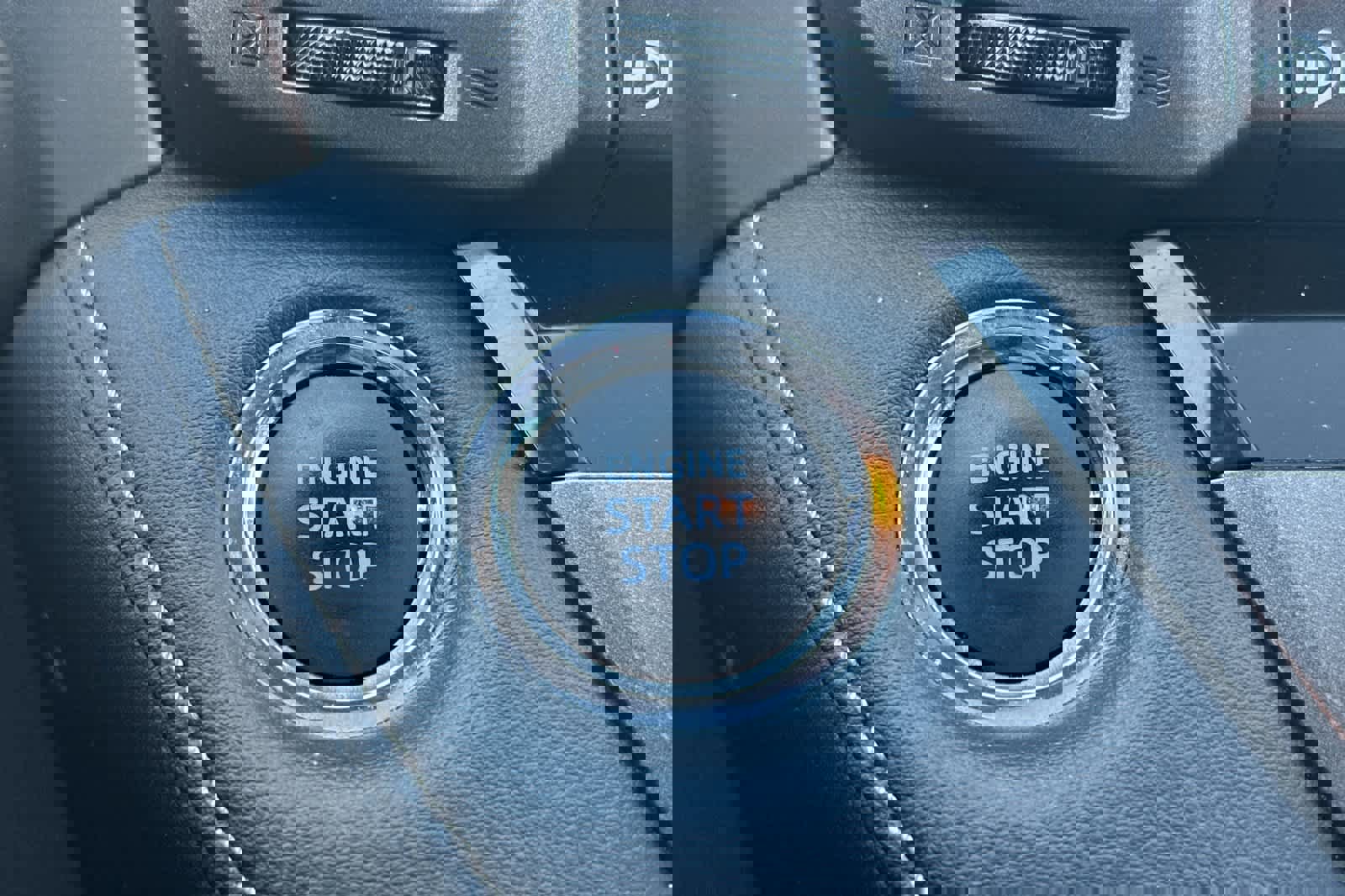 Used 2014 Toyota RAV4 Limited image 23