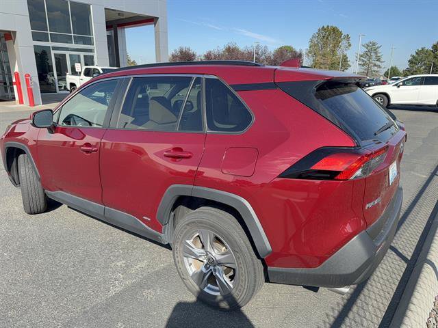 Certified 2022 Toyota RAV4 XLE w/ XLE Grade Weather Package AWD/4WD image 32