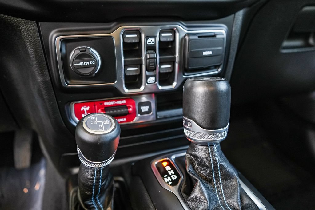 Used 2022 Jeep Wrangler Unlimited Rubicon 4xe w/ Cold Weather Group AWD/4WD image 18