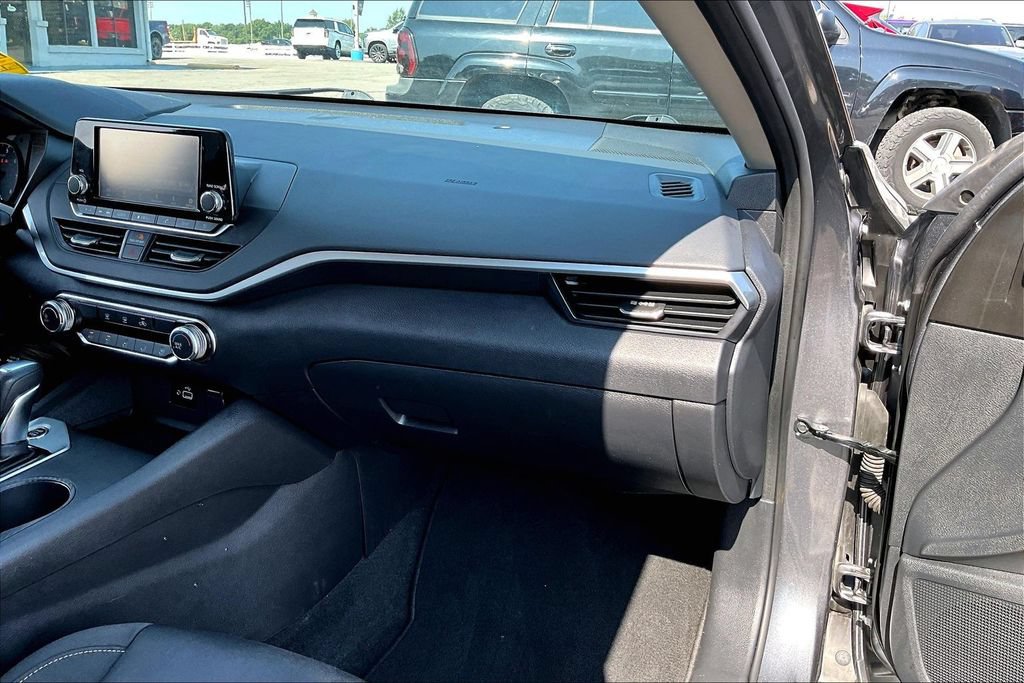 Used 2024 Nissan Altima 2.5 S FWD image 24