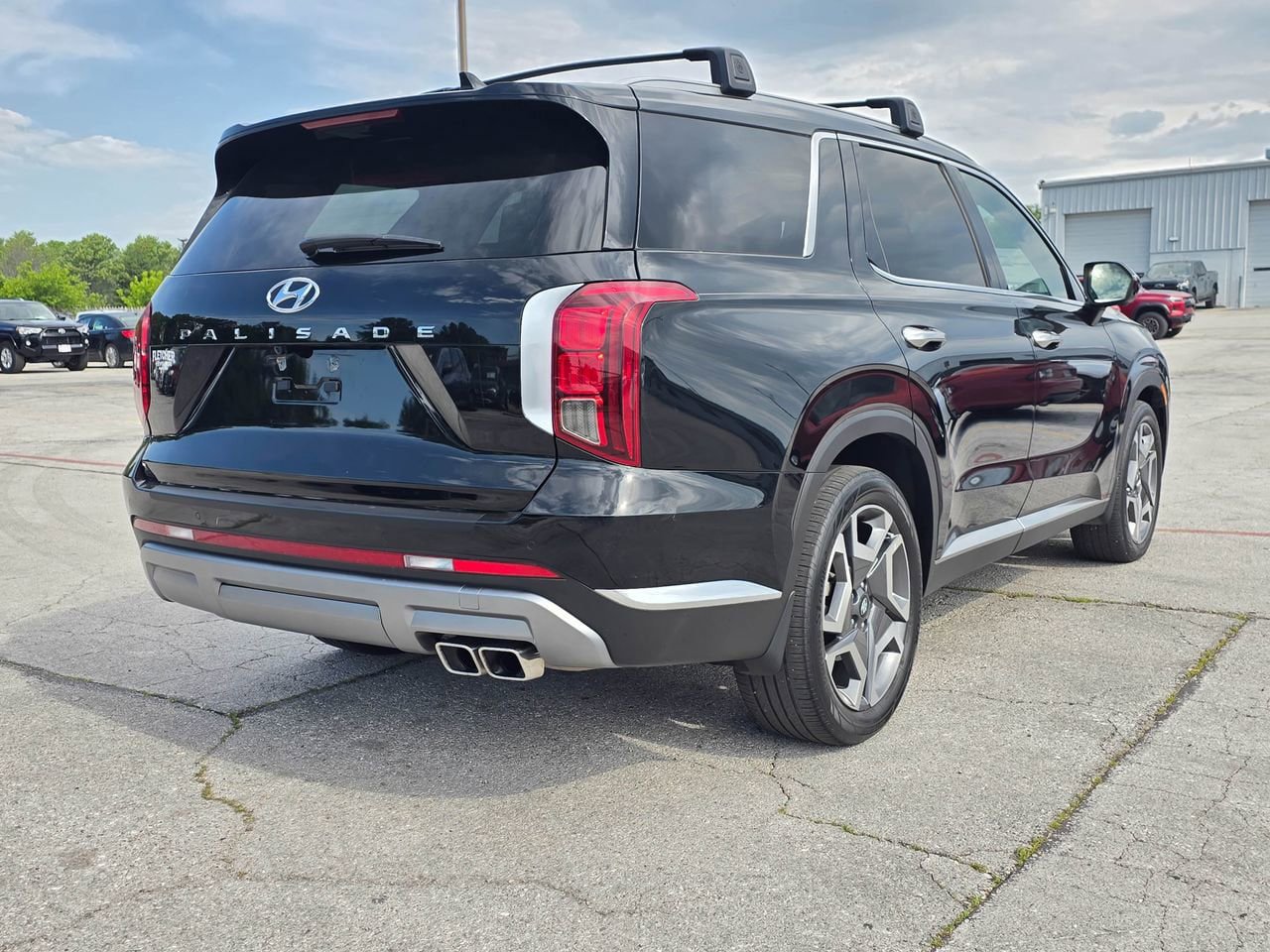 Used 2024 Hyundai Palisade Limited FWD image 6