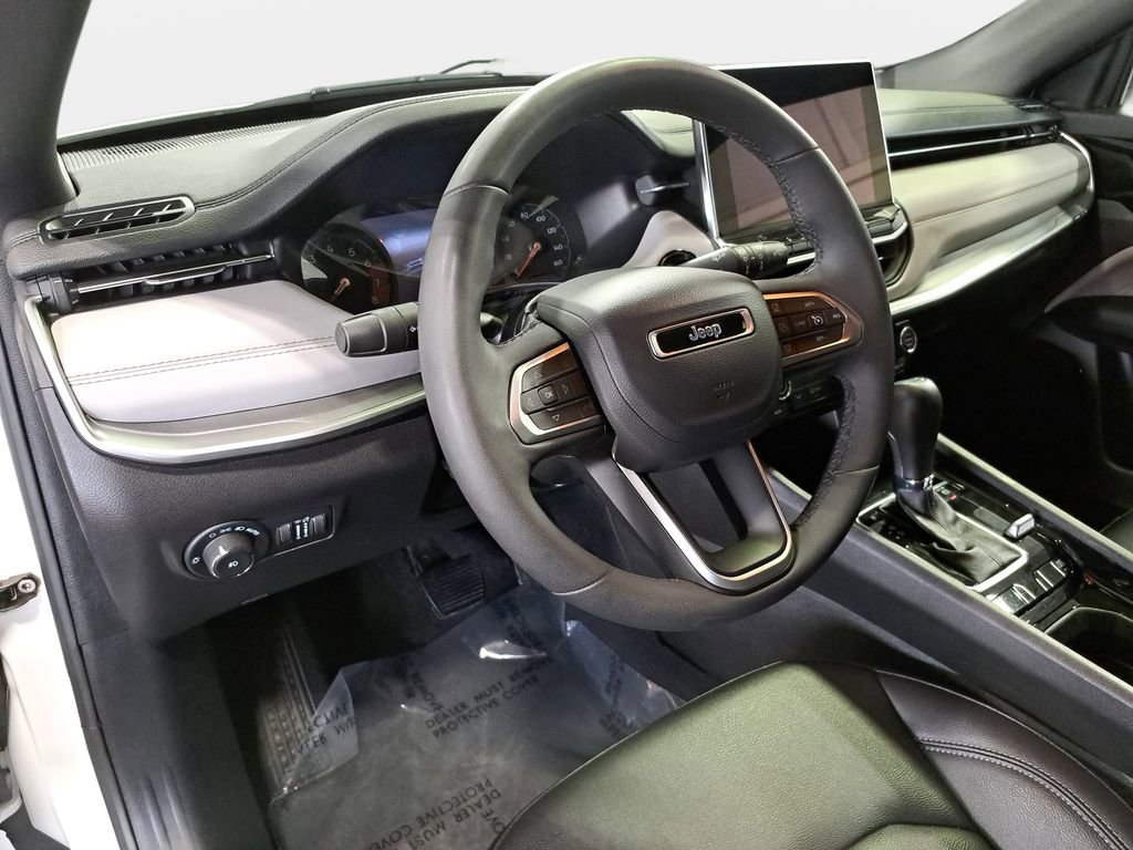 Certified 2025 Jeep Compass Limited AWD/4WD image 16