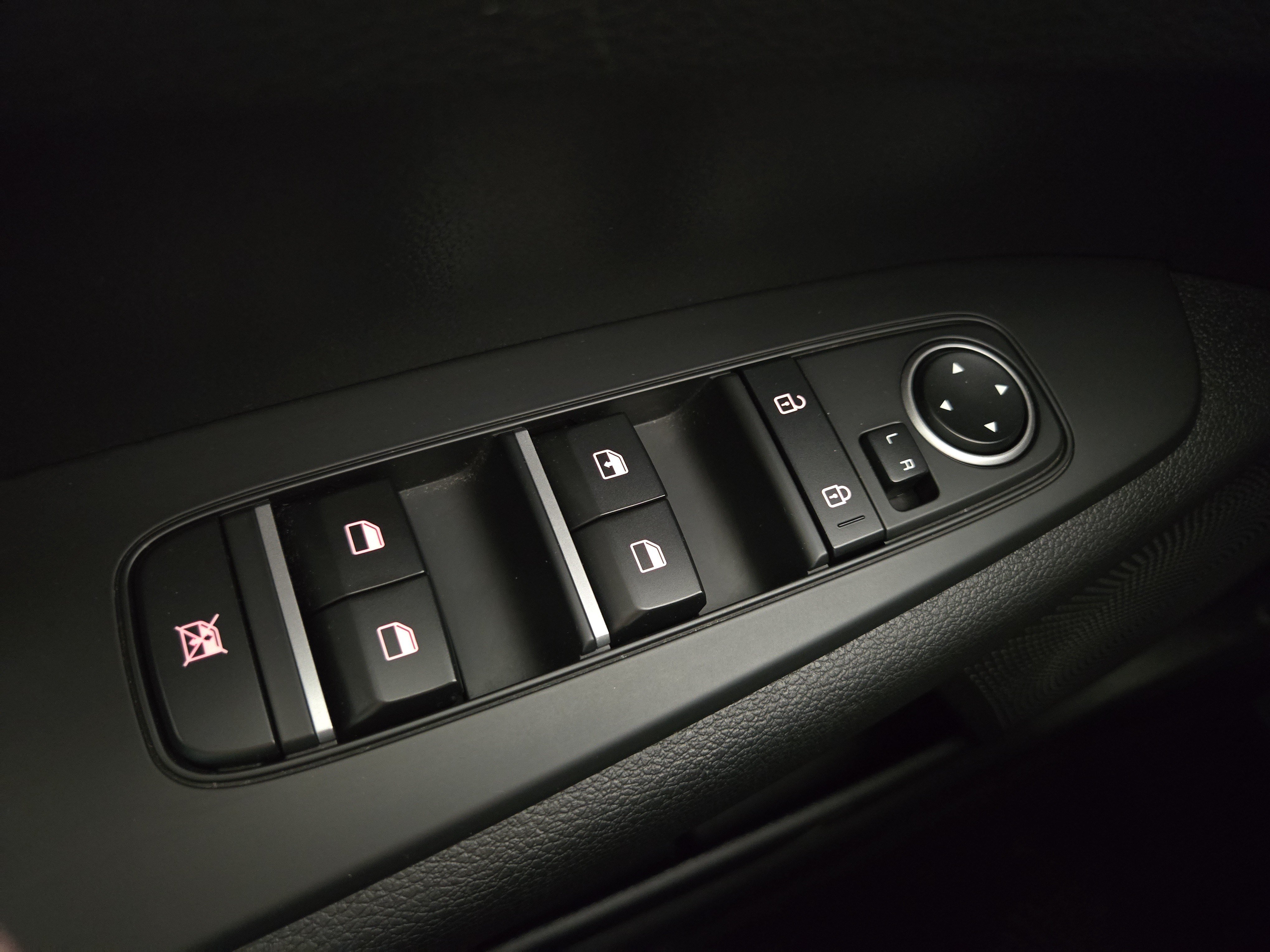 Used 2023 Kia Forte LXS FWD image 25