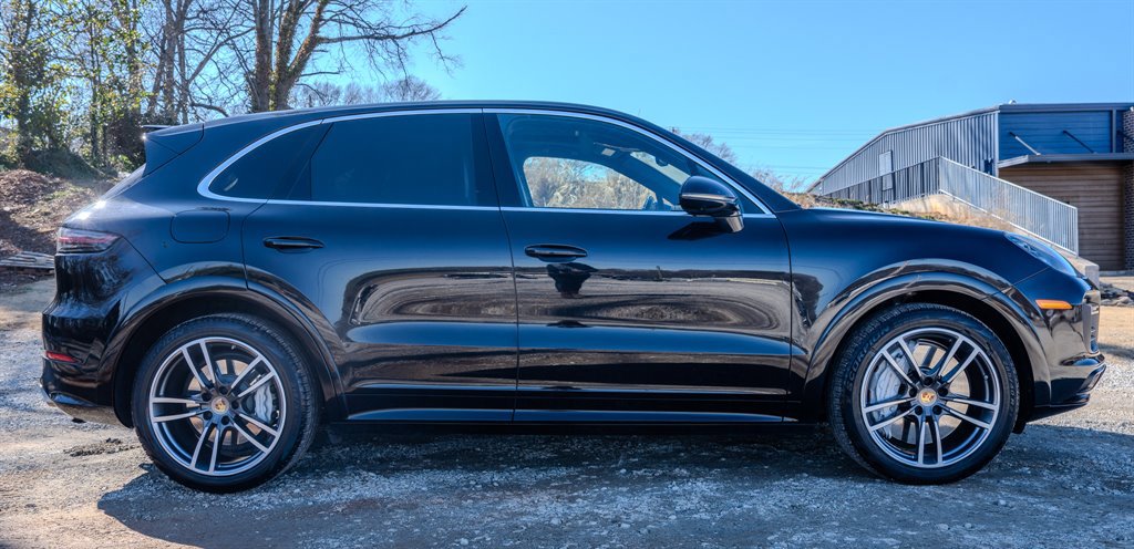 Used 2019 Porsche Cayenne Turbo w/ Sportdesign Package image 6