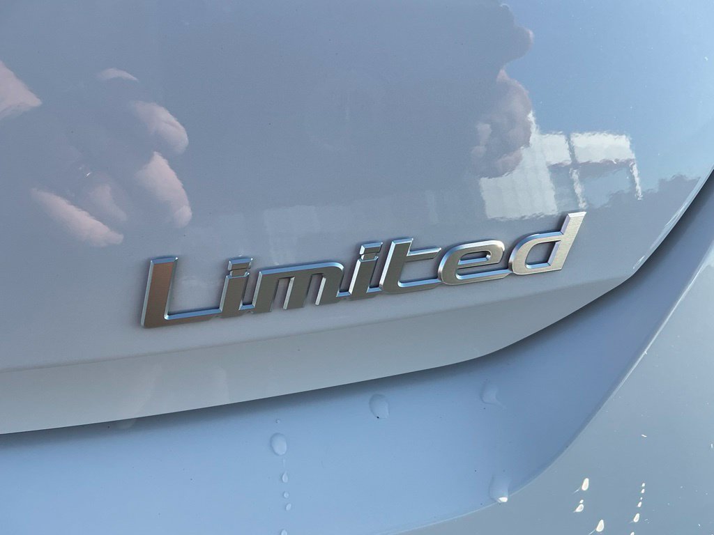 Certified 2026 Hyundai Elantra Limited FWD image 11