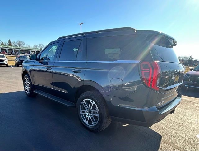 New 2026 Ford Expedition Active image 4