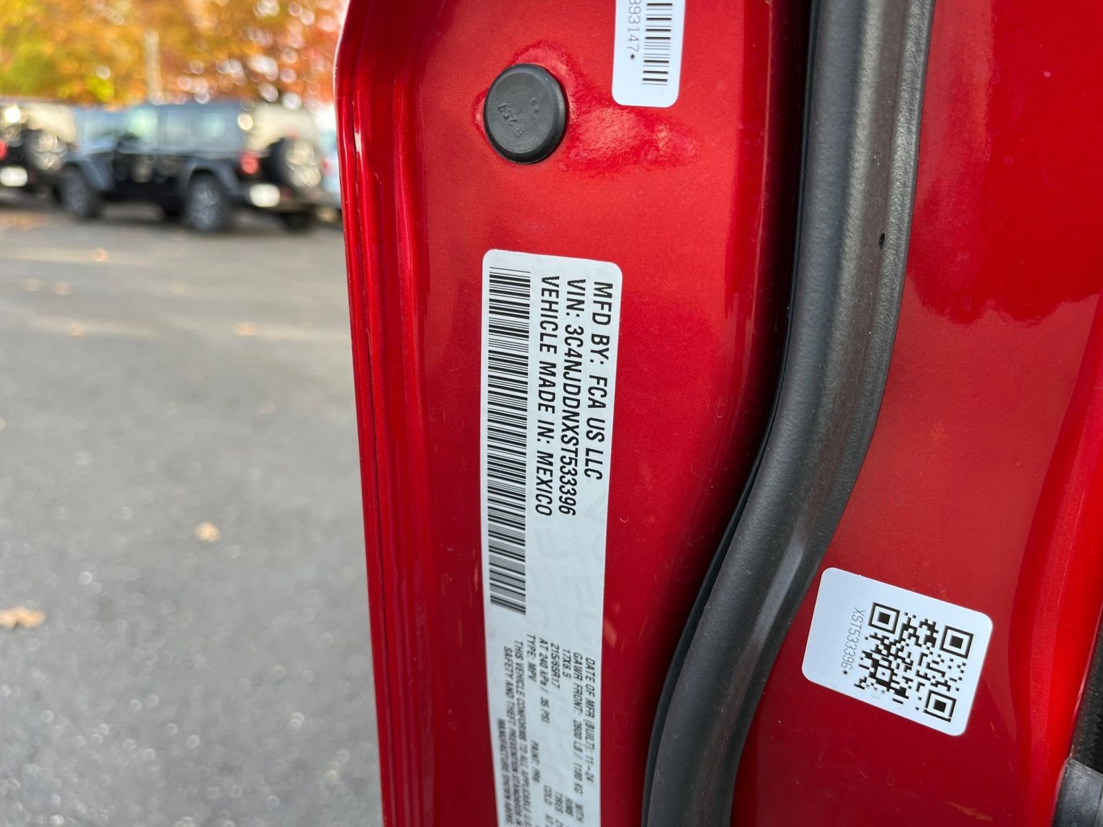 Used 2025 Jeep Compass Trailhawk image 29