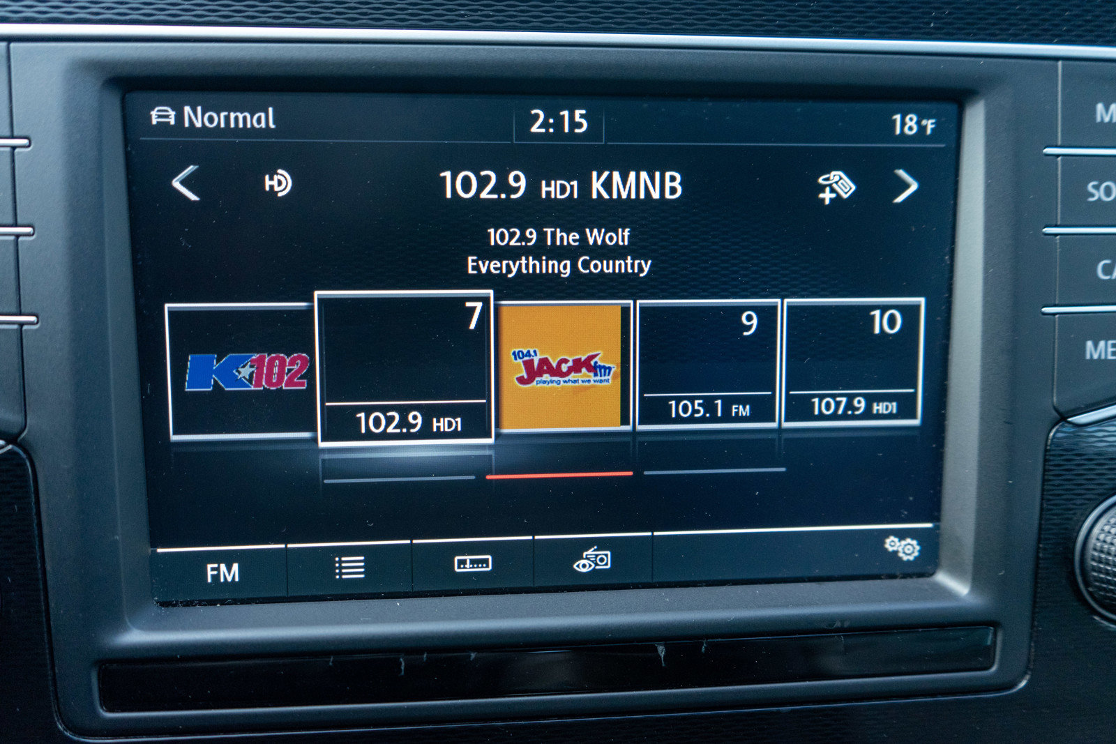 Used 2017 Volkswagen GTI SE image 16