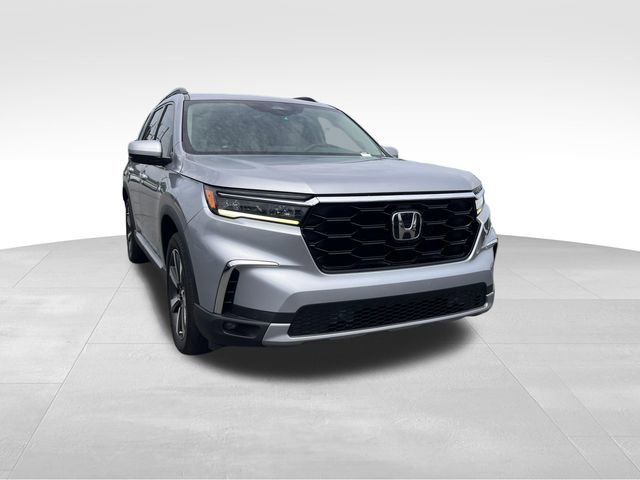 Used 2023 Honda Pilot Touring image 9