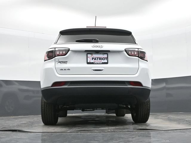 Used 2025 Jeep Compass Sport w/ Mopar Graphics Package AWD/4WD image 38