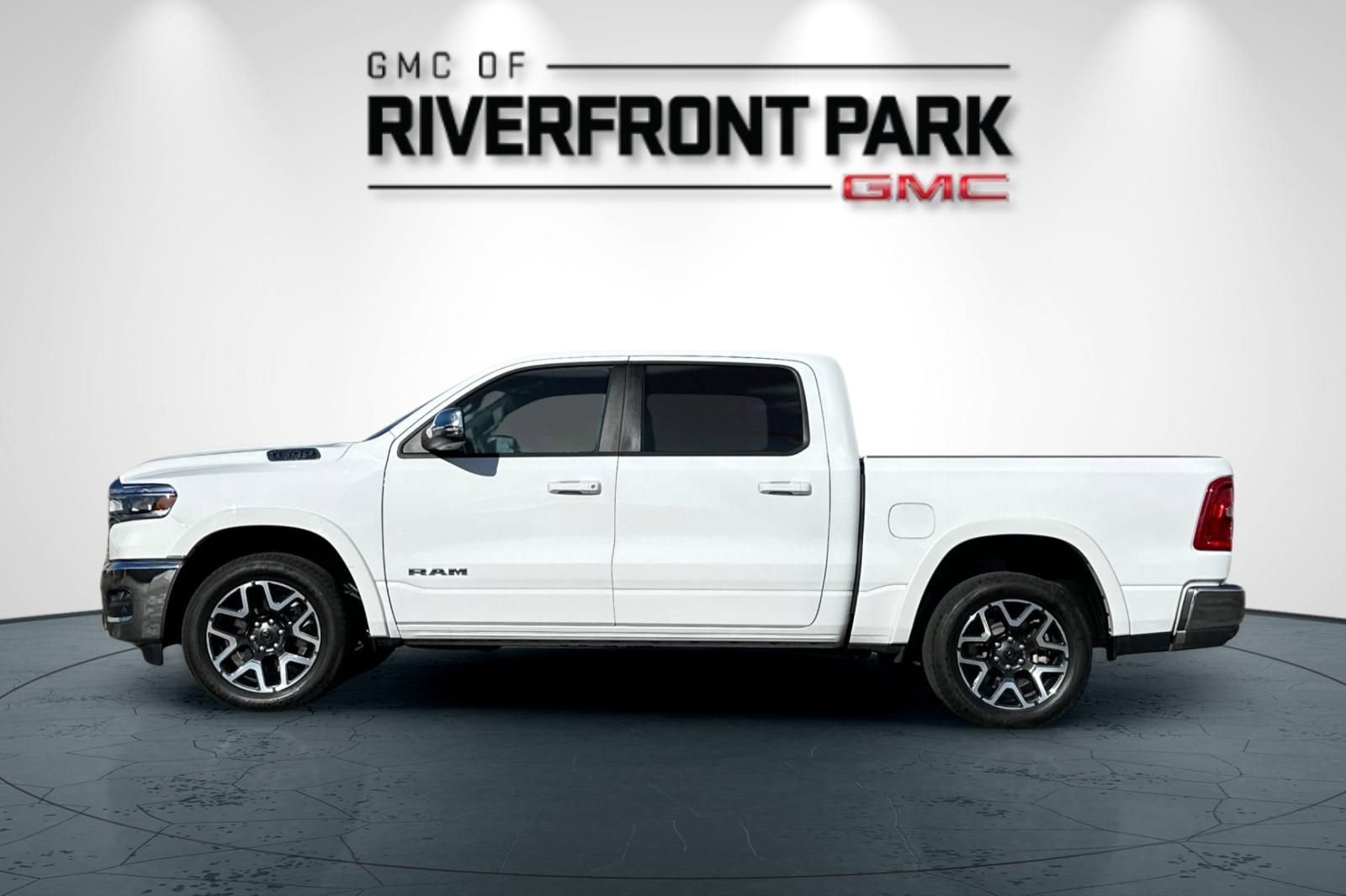 Used 2025 RAM 1500 Laramie AWD/4WD image 6