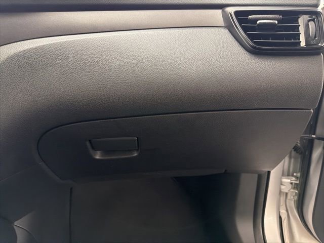 Used 2021 Nissan Rogue Sport S image 13