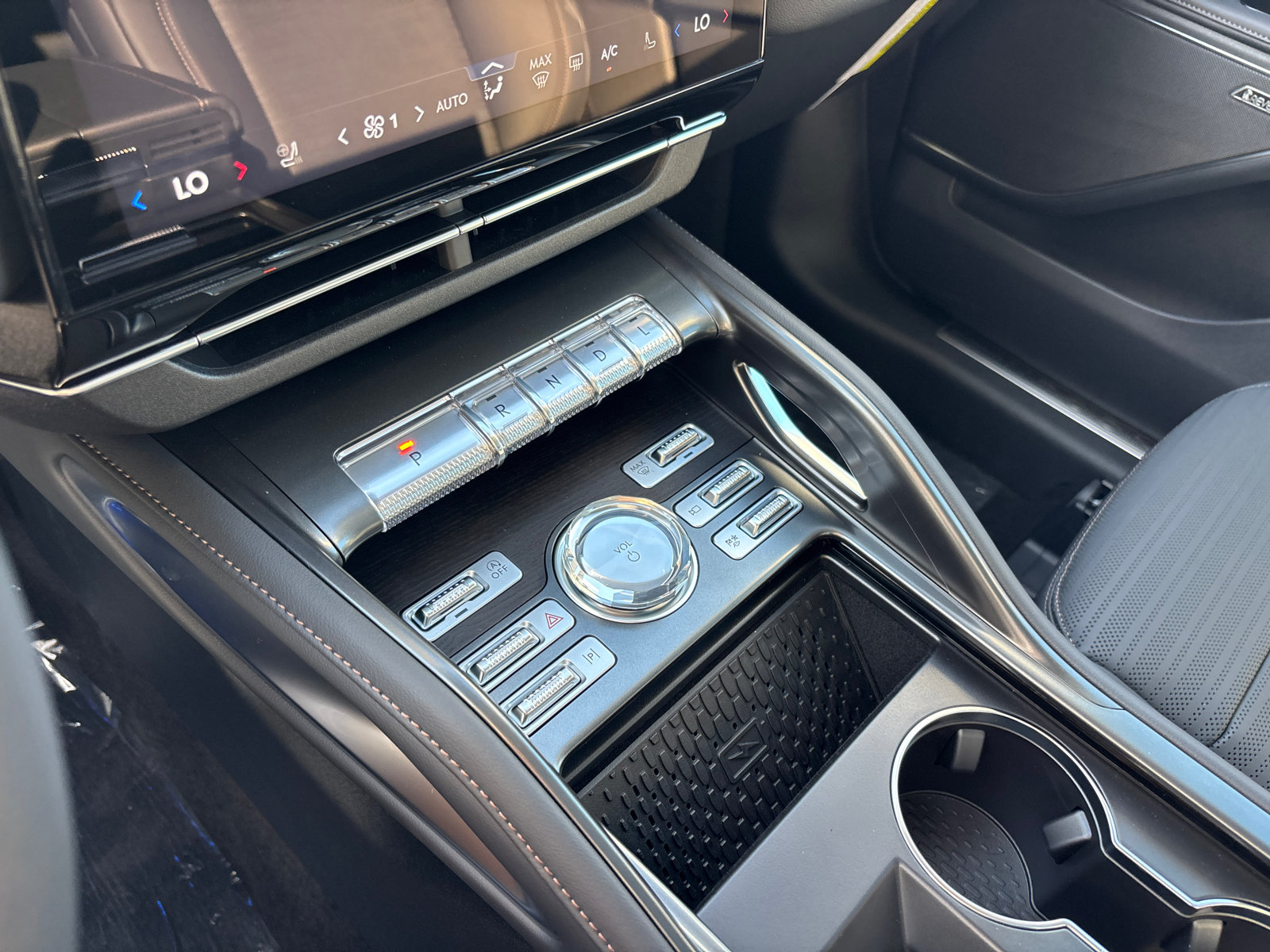 New 2026 Lincoln Nautilus Reserve w/ Jet Appearance Package AWD/4WD image 22