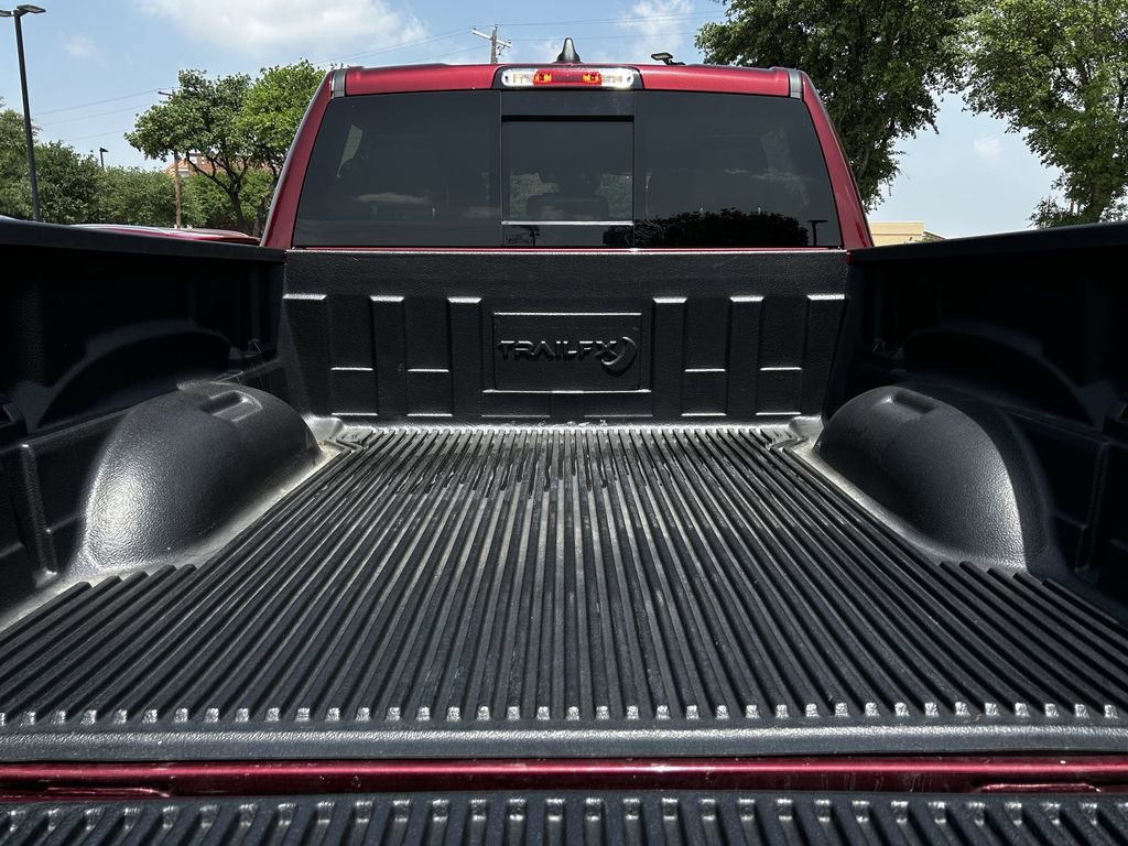 Used 2025 RAM 1500 Laramie AWD/4WD image 34