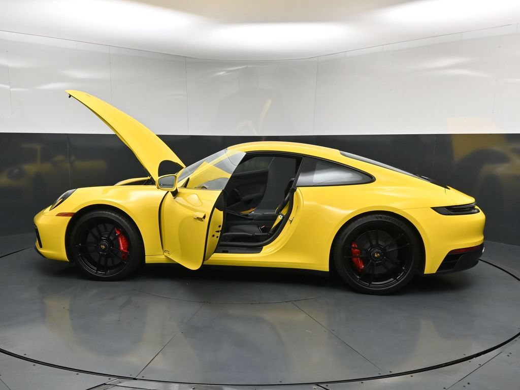 Certified 2022 Porsche 911 Carrera GTS w/ Premium Package RWD image 32