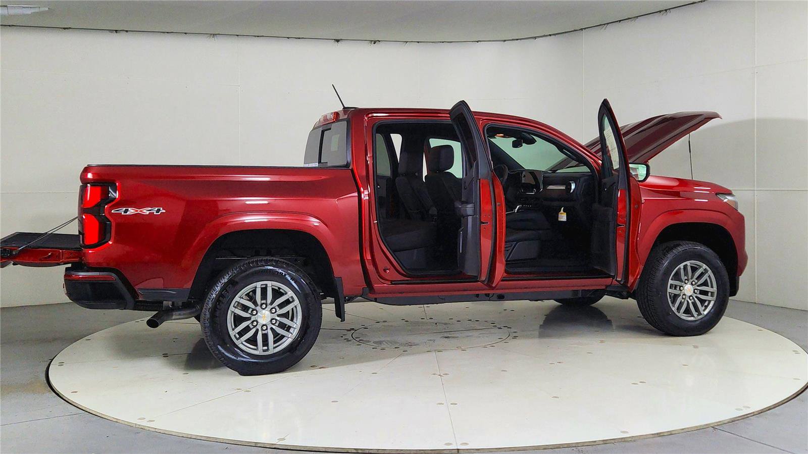 Used 2026 Chevrolet Colorado LT w/ LT Convenience Package image 12