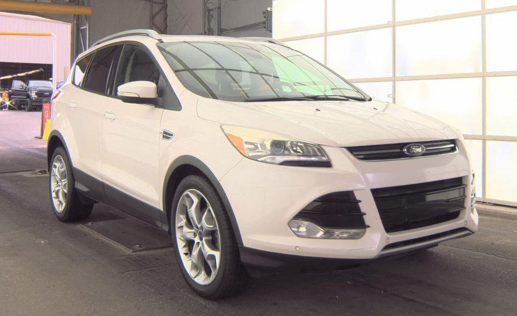 Used 2016 Ford Escape Titanium w/ Equipment Group 301A FWD image 3