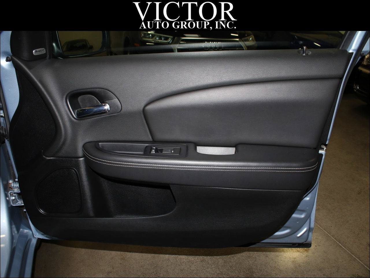Used 2013 Chrysler 200 Limited FWD image 26