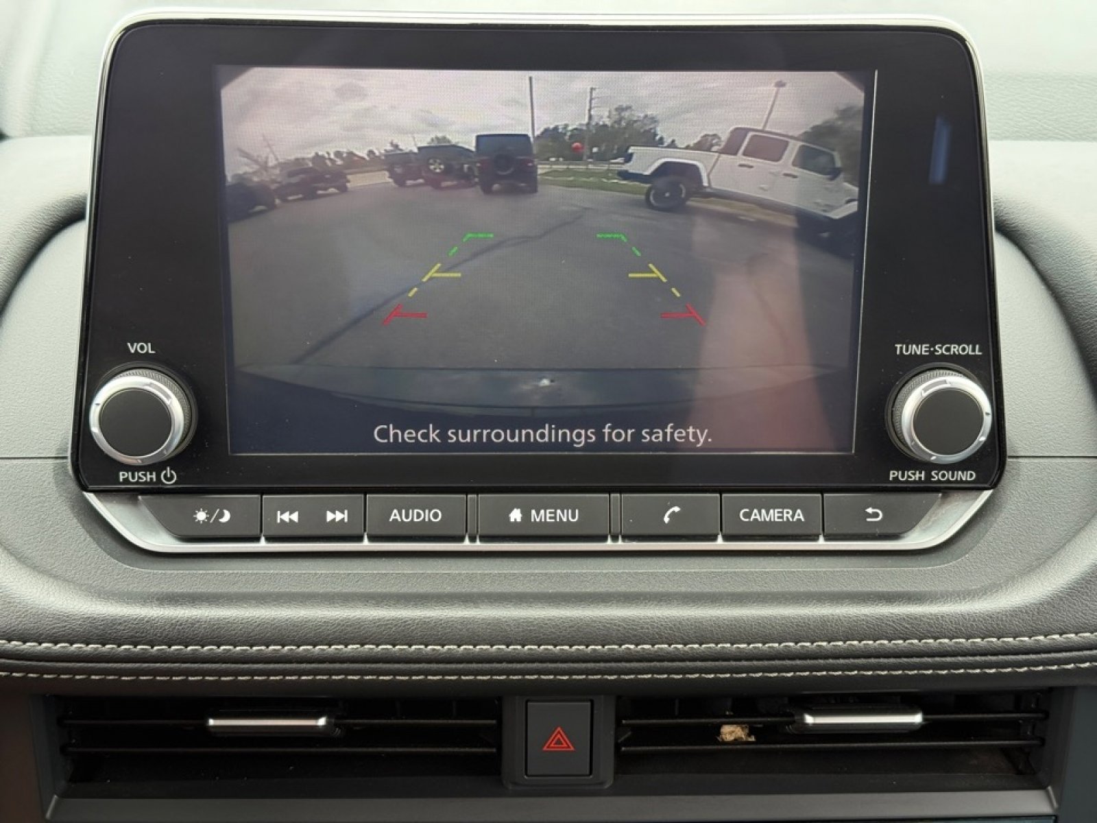 Used 2024 Nissan Rogue SV image 26