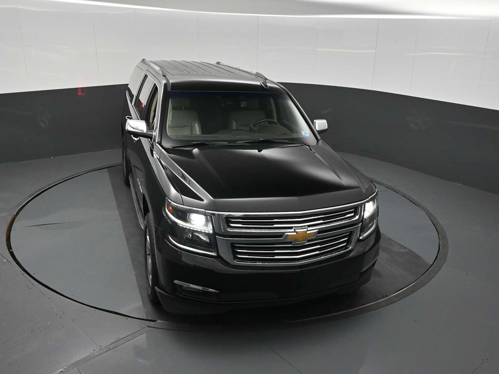 Used 2019 Chevrolet Suburban Premier AWD/4WD image 11