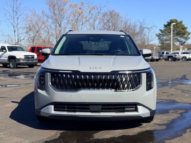 Used 2025 Kia Carnival EX image 3