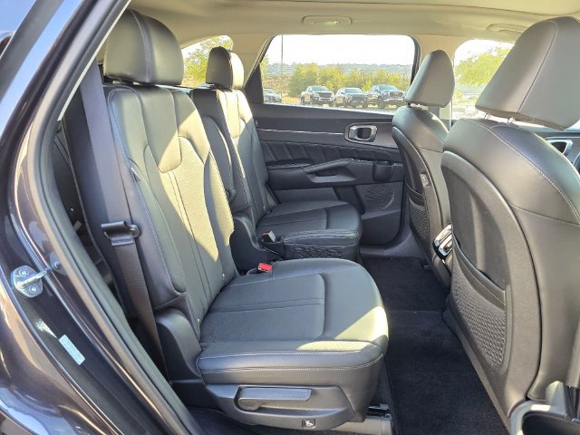 Used 2025 Kia Sorento SX AWD/4WD image 11