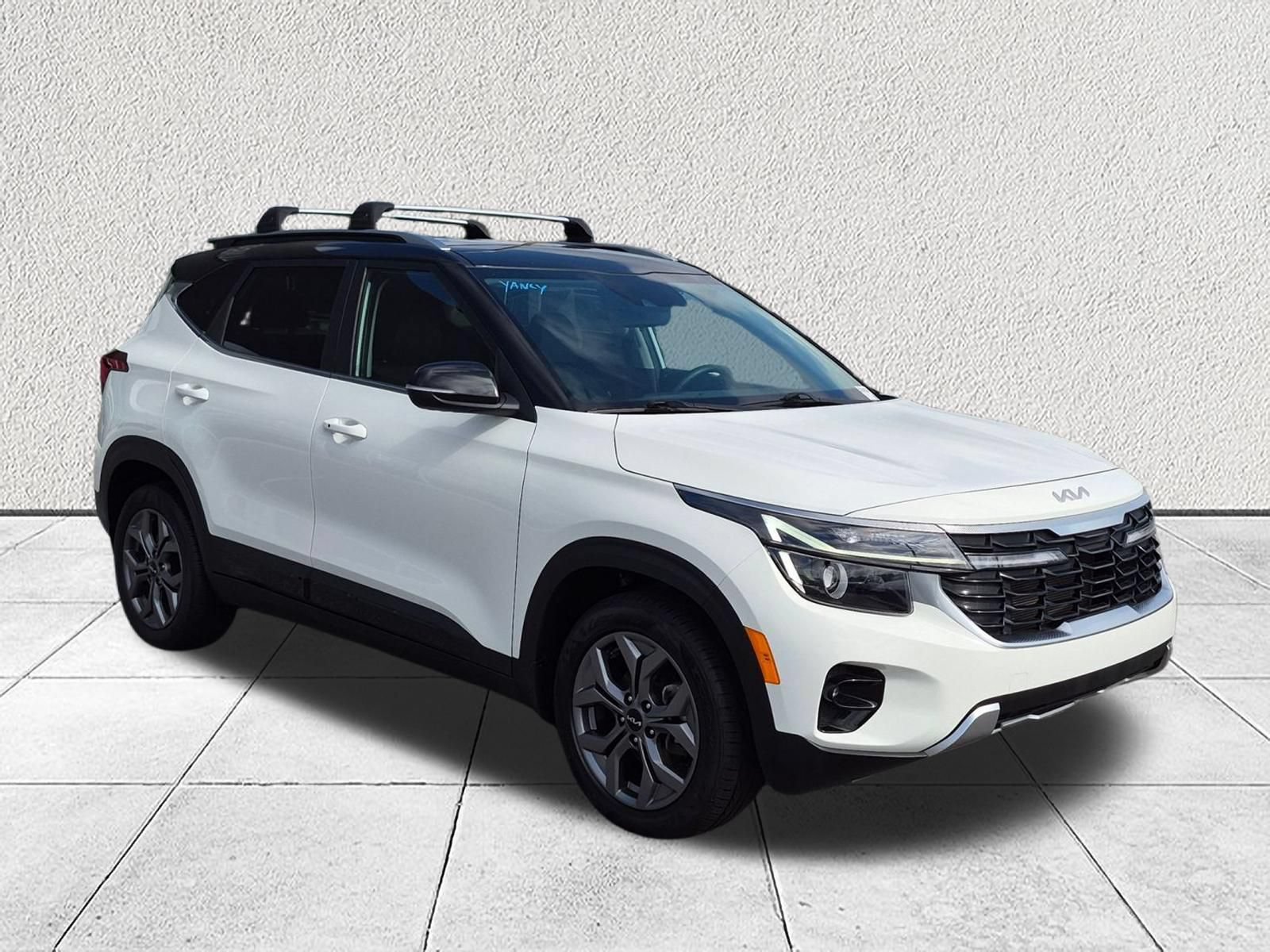 Used 2024 Kia Seltos S FWD image 1
