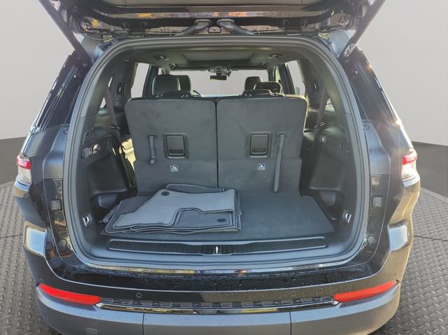 New 2025 Jeep Grand Cherokee L Limited w/ Luxury Tech Group II image 36