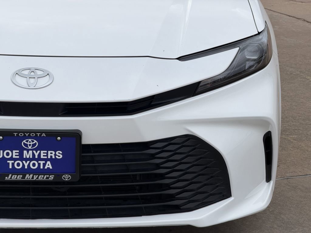 Used 2025 Toyota Camry LE FWD image 4