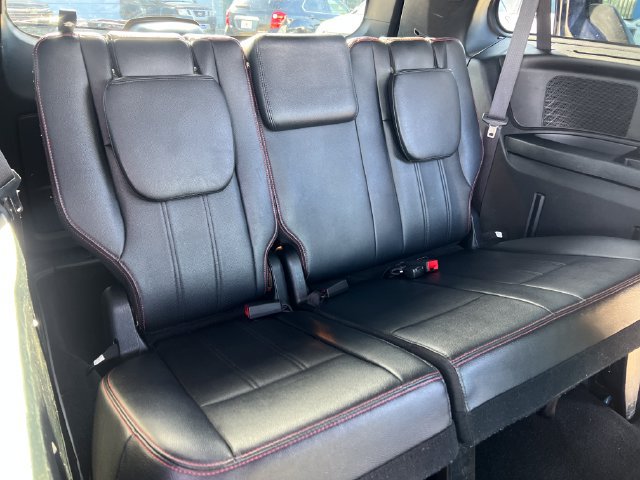 Used 2017 Dodge Grand Caravan GT FWD image 18
