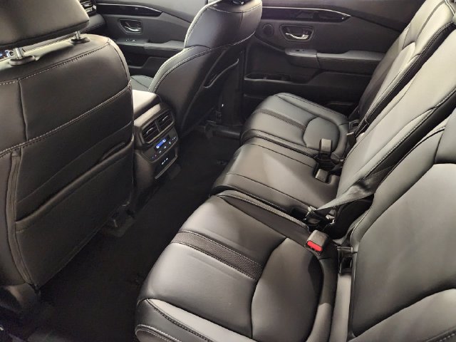 Used 2025 Honda Pilot EX-L image 29