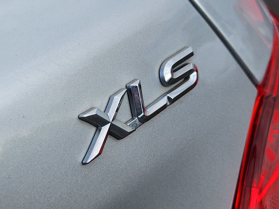 Used 2005 Toyota Avalon XLS FWD image 13