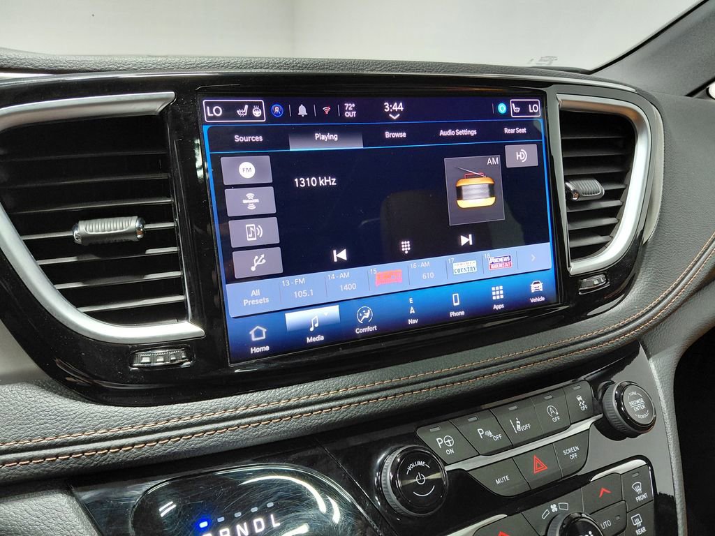 Used 2024 Chrysler Pacifica Pinnacle w/ Trailer Tow Group FWD image 45