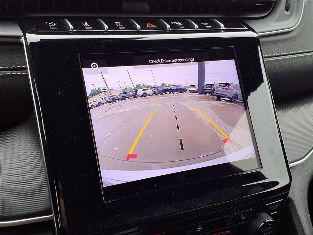Used 2025 Jeep Grand Cherokee Altitude AWD/4WD image 5