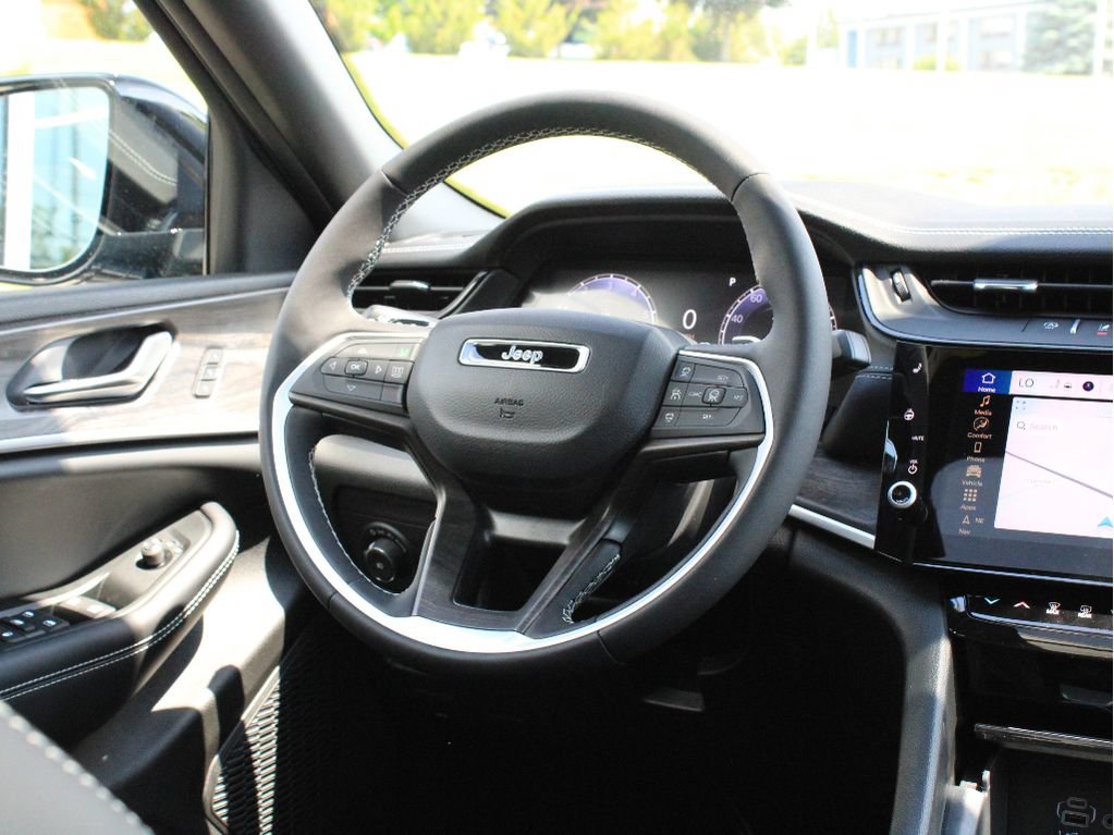New 2026 Jeep Grand Cherokee L Limited w/ Limited Altitude Package AWD/4WD image 14