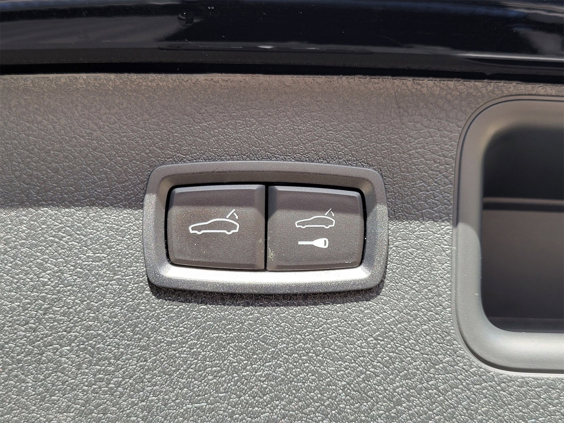 Used 2025 Porsche Macan image 33