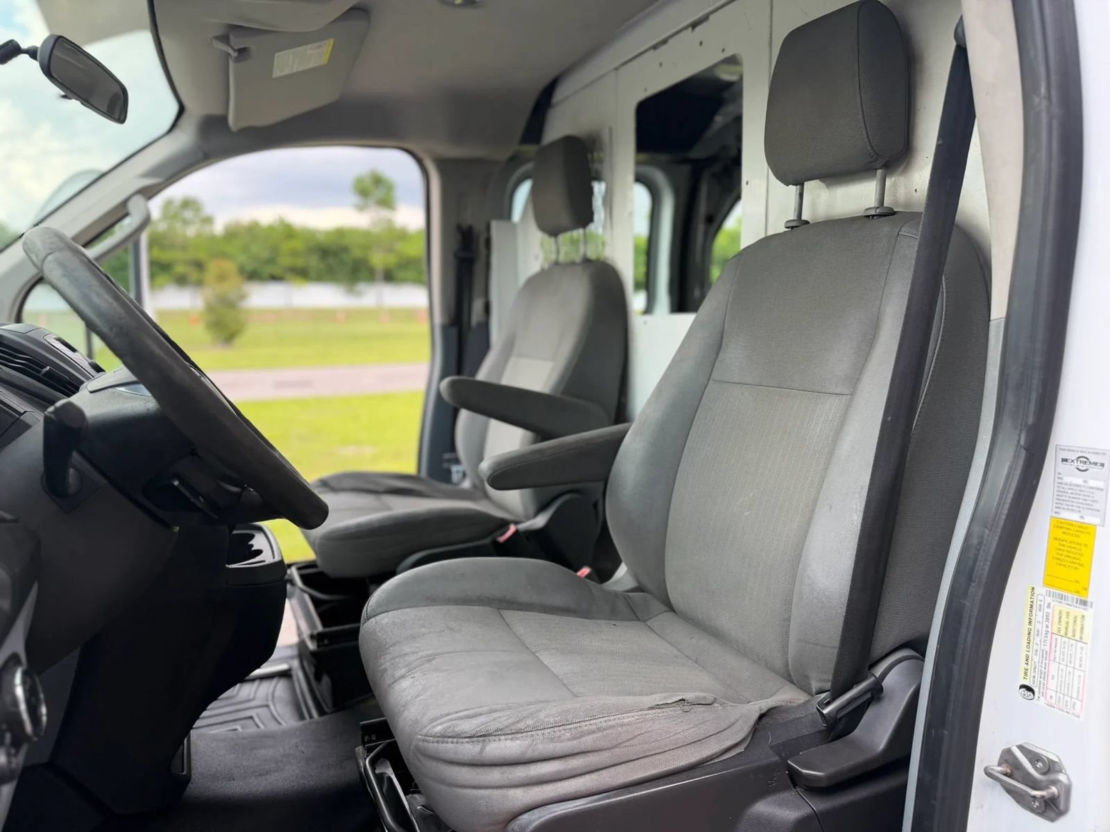 Used 2015 Ford Transit 250 130 Low Roof w/ Exterior Upgrade Package RWD image 12