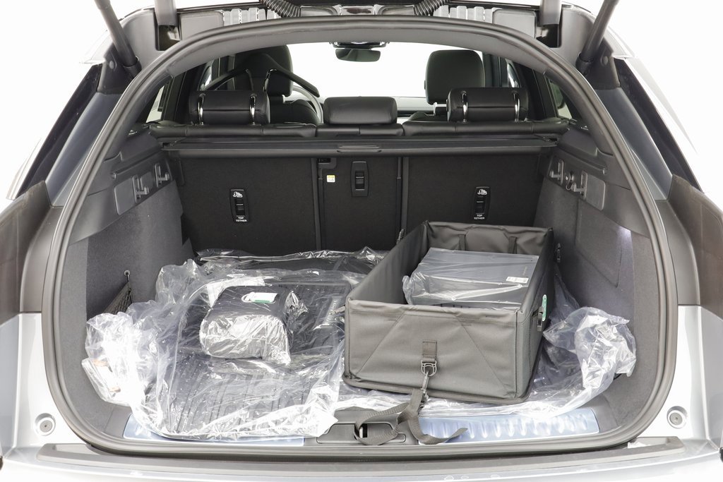 New 2026 Land Rover Range Rover Velar Dynamic SE image 17