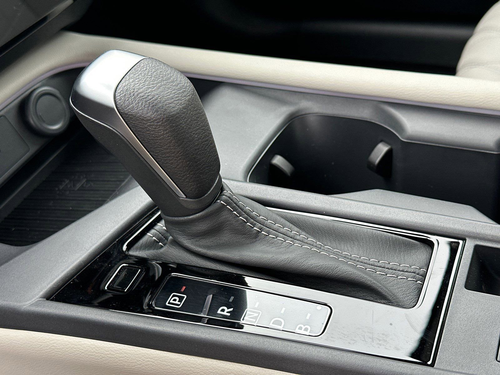 New 2026 Nissan Sentra SL w/ Floor Mat Package FWD image 33