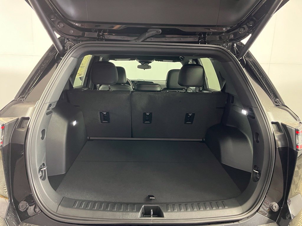 New 2027 Chevrolet Equinox RS w/ Convenience Package III FWD image 9