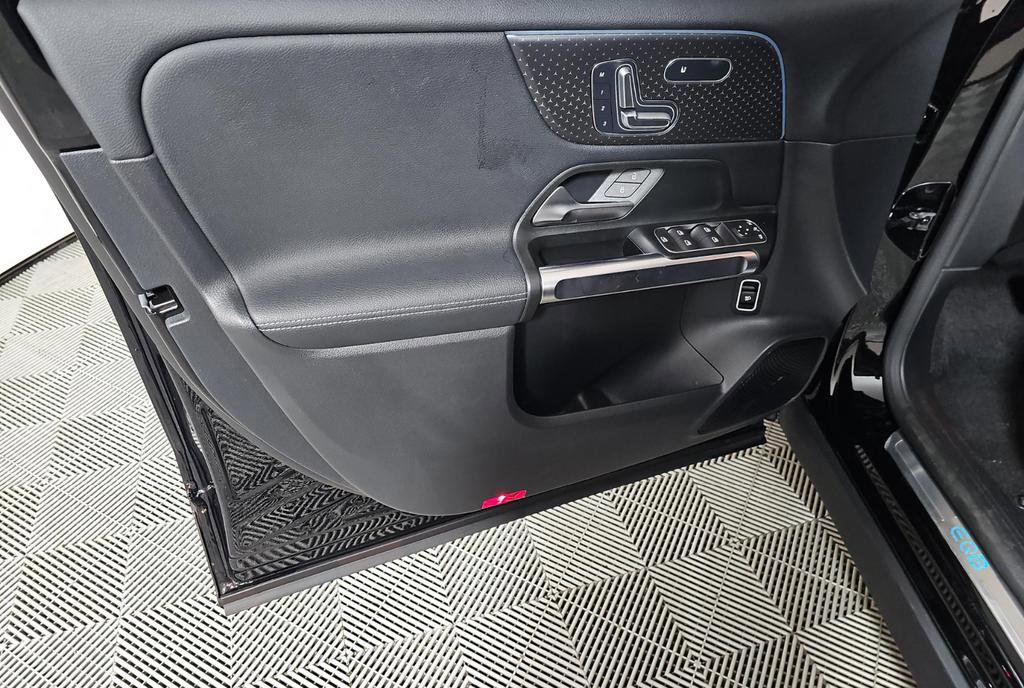 Used 2024 Mercedes-Benz EQB 300 4MATIC w/ Winter Package image 9