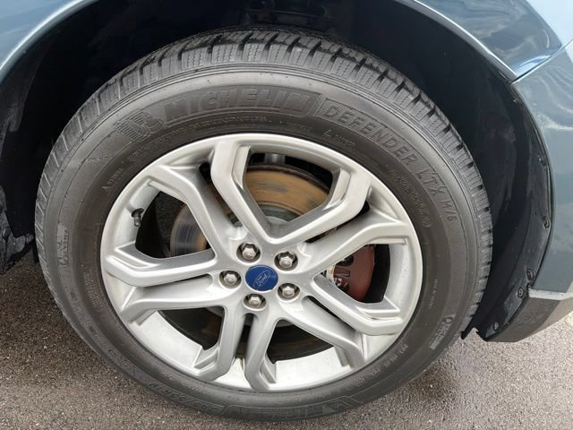 Used 2016 Ford Edge Titanium w/ Equipment Group 301A AWD/4WD image 4