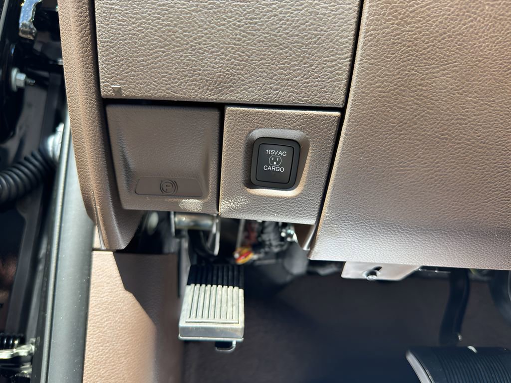 New 2025 RAM 3500 Laramie image 10